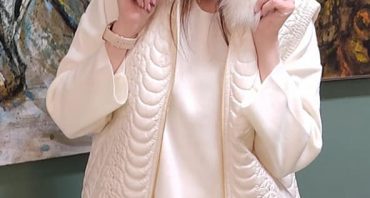 Модный образ в стиле total look цвета ivory