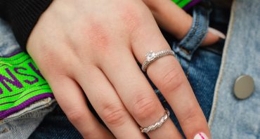 Femeile îndrăzneţe poartă bijuterii Catrin Jewelry