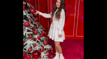Rochie din colecţie noua 🤩 Incredibil de frumoasă! Rochie din colecţie noua 🤩 Incredibil de frumoasă!